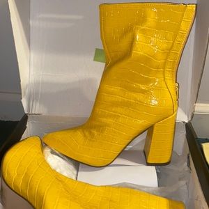 Fashion Nova Yellow Croc Booties Size 8